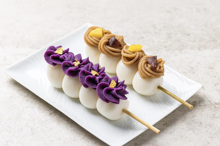秋季串團子共有「栗子串糰子」、「紫薯串糰子」兩種口味。圖／京町山本屋提供