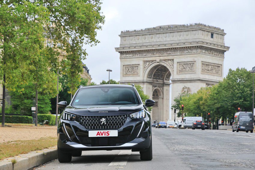 在AVIS租車自駕暢遊法國，享受浪漫歐洲風情。 圖／AVIS艾維士租車