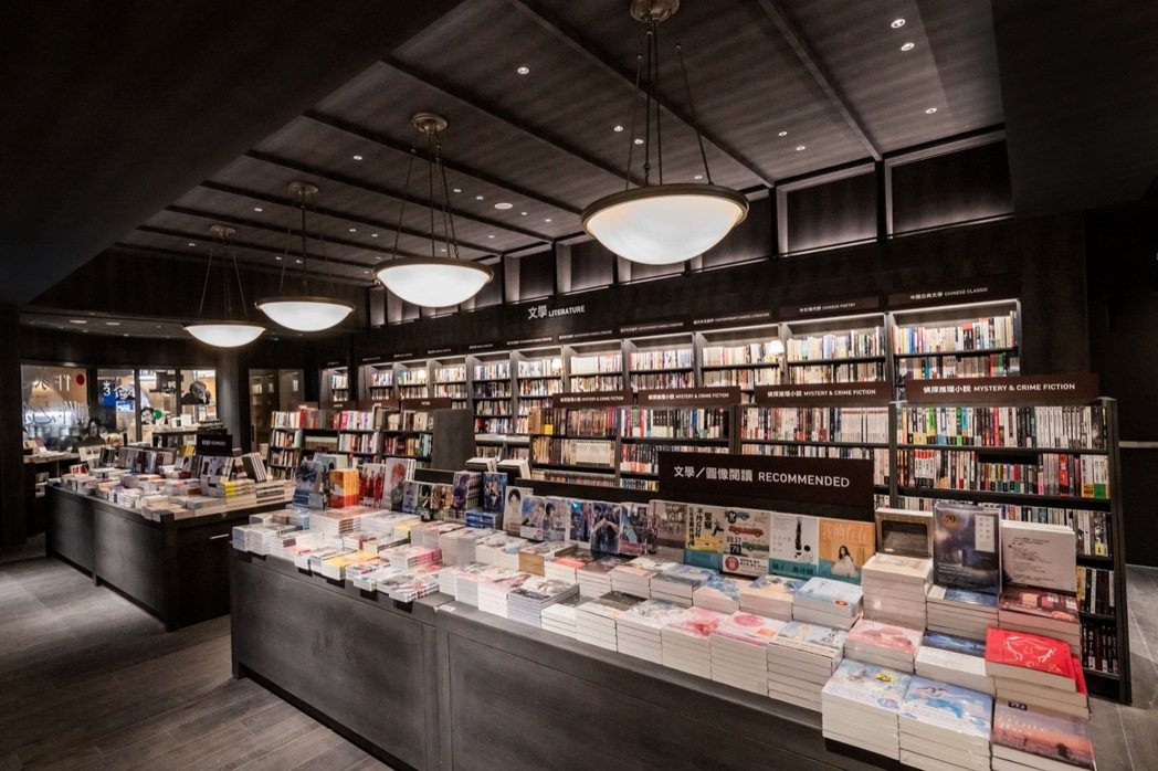 歐洲經典書店為概念的「閱讀窗景」區。 圖／誠品生活提供