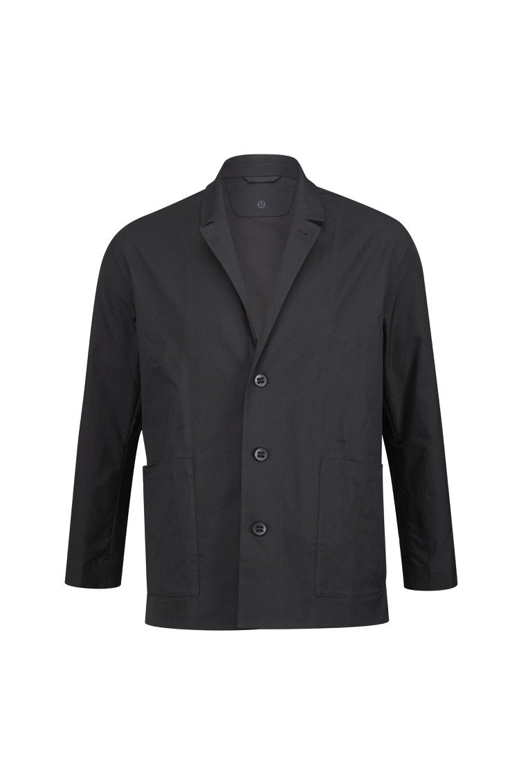 lululemon休閒服飾系列TWILL修身斜紋西裝外套，6,980元。圖／lululemon提供