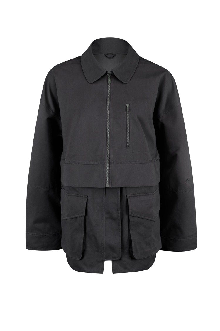 lululemon休閒服飾系列二合一結構式夾克，7,980元。圖／lululemon提供