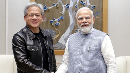輝達執行長黃仁勳（左）9月初與印度總理莫迪（右）相見。 NVIDIA提供