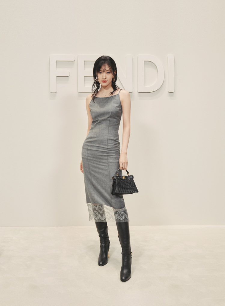 品牌大使安俞真出席FENDI春夏24系列女裝大秀。圖／FENDI提供