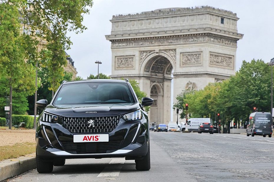 在AVIS租車自駕暢遊法國，享受浪漫歐洲風情。 圖／AVIS艾維士提供