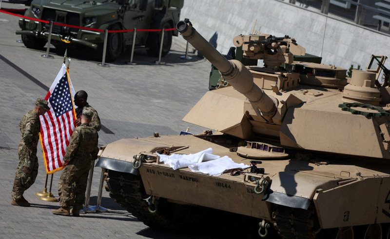 美國總統拜登今天表示，第一批美國M1艾布蘭（M1 Abrams）戰車將於「下週」運抵烏克蘭。(路透)