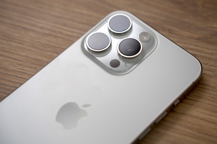 國外維修網站iFixit拆解蘋果頂規新機iPhone 15 Pro Max後，四大台廠贏家出列，分別為台積電、大立光、日月光投控、華邦電。記者黃筱晴／攝影