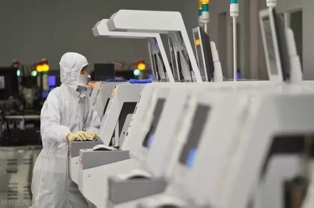 長江存儲的3D NAND Flash產能近被手機廠和模組廠兩頭搶購，傳出未來六個月產能已被搶光。 新華社