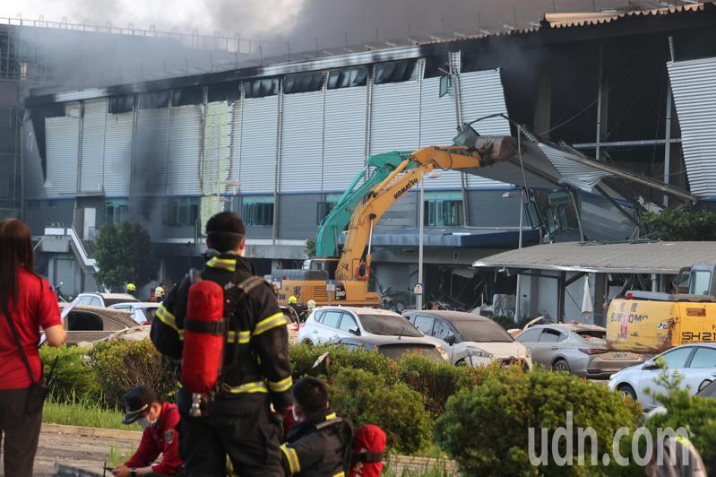 屏東科技園區明揚國際公司大火造成嚴重死傷。記者劉學聖／攝影