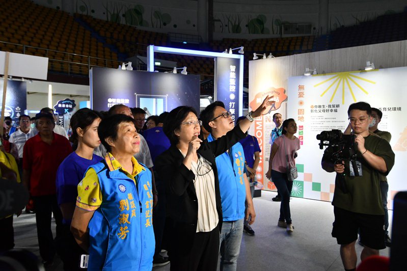 彰化歡慶建縣30週年，彰化縣政府在彰化縣立體育館舉辦「彰化博覽會」系列特展今天開幕。記者林敬家攝影