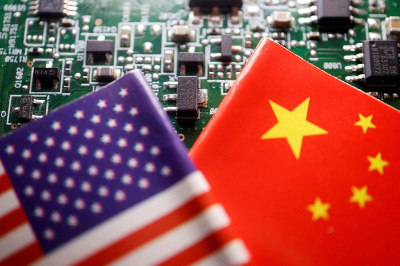 美國升級人工智慧（AI）晶片出口中國大陸禁令，造成台股AI族群18日股價大跌。示意圖。 路透