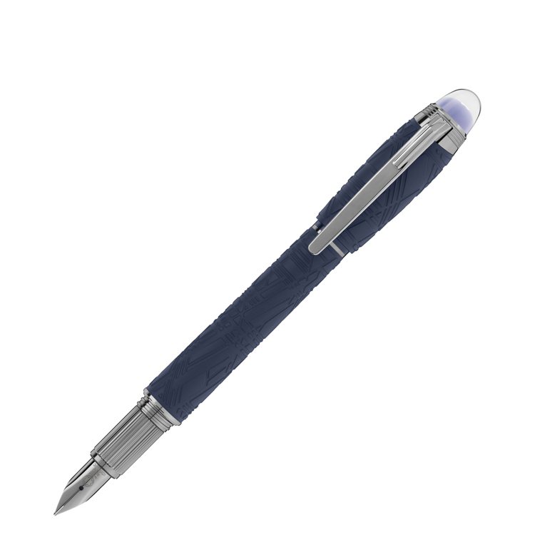 星際行者Space Blue系列珍貴樹脂鋼筆，價格店洽。圖／MONTBLANC提供