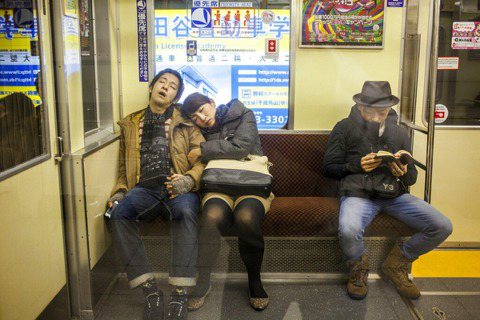 圖為東京地鐵上的優先席。 圖／美聯社　