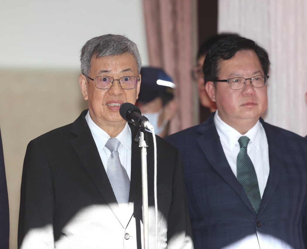 行政院長陳建仁（左）。記者曾吉松／攝影