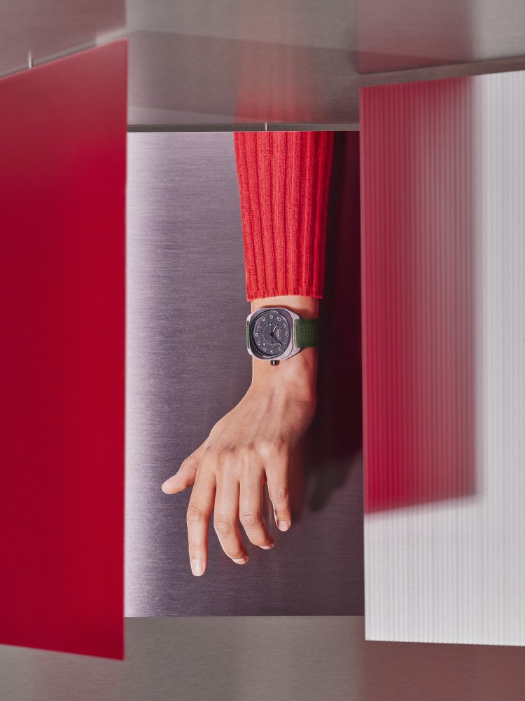 Hermès H08腕表推出四只色彩鮮豔的新款式。圖／愛馬仕提供