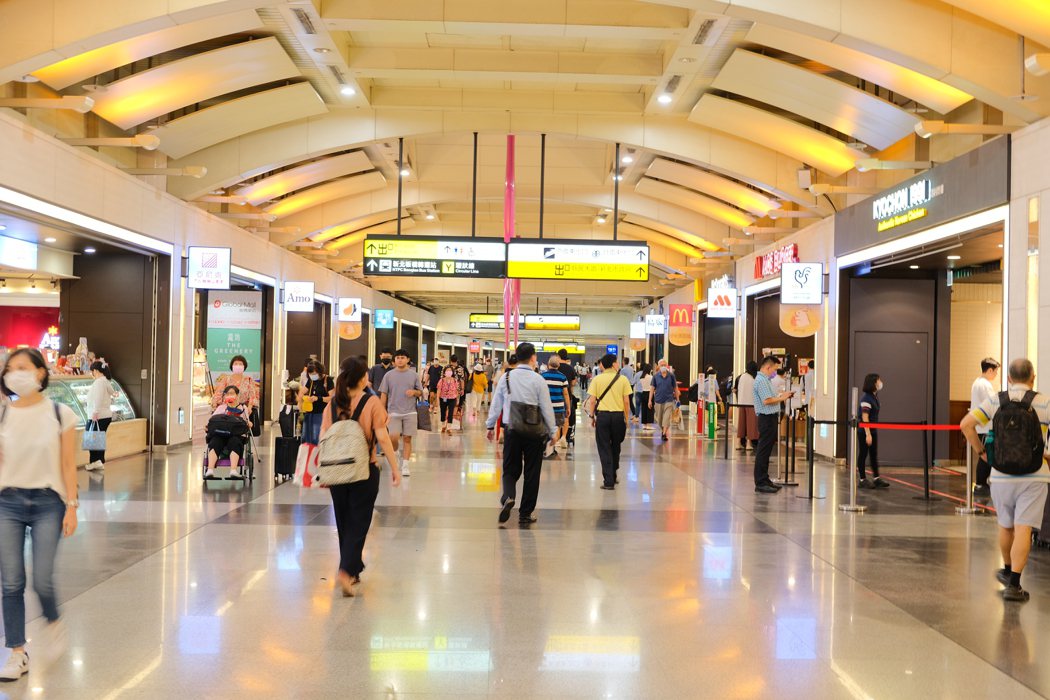 Global Mall車站店型今年人潮、業績大增30%以上。記者江佩君／攝影