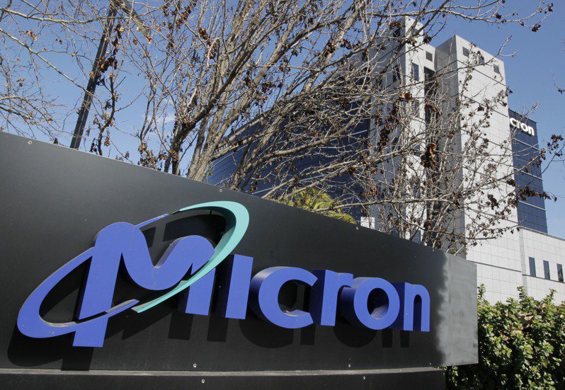 美光（Micron）預測本季虧損擴大，盤後股價重挫4%。美聯社