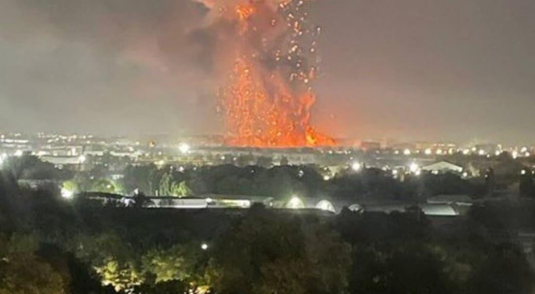 烏茲別克首都塔什干市一座倉庫28日凌晨發生巨大爆炸。截自影片