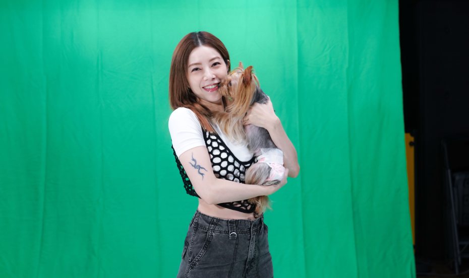 徐懷鈺透露愛犬在鏡頭前十分活潑。圖／滾石唱片提供