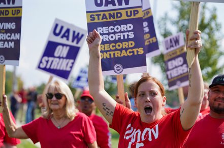 美國汽車工人工會（UAW）在儲備逾7億美元的資金後，發起罷工。 路透