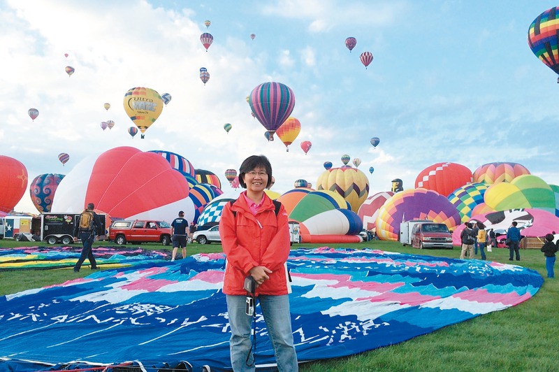 陳淑慧在台東縣觀光旅遊處處長任內創辦台東熱氣球節，被譽為「熱氣球之母」，替台東縣打開知名度。圖／陳淑慧提供