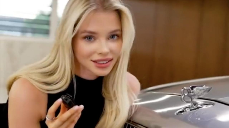 俄羅斯模特兒布魯萊托娃（Alla Bruletova）最近在一隻賓利（Bentley）汽車廣告擔綱主角，結果不只引起轟動，許多網友更拍攝了戲仿的衍生影片。圖／擷自JETCAR