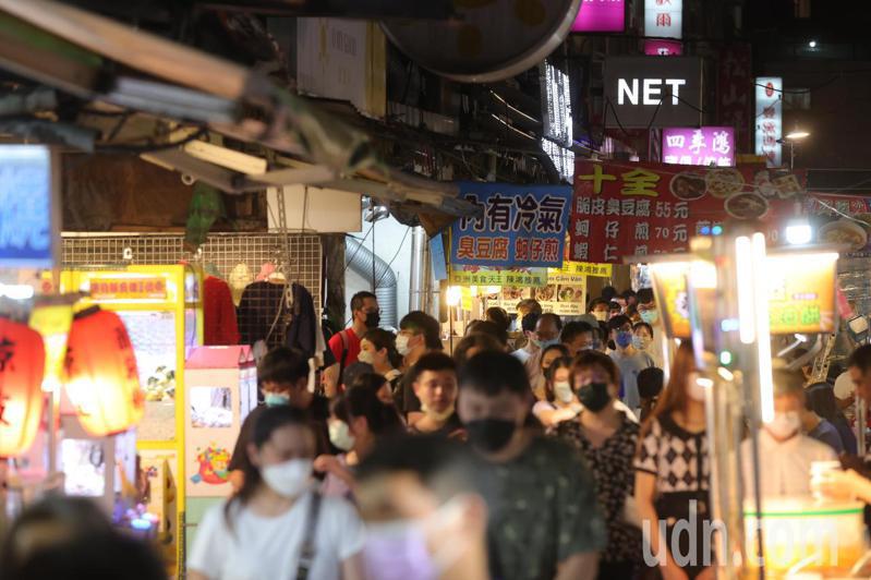 網友點名「饒河街」是全台北最方便的夜市。示意圖。報系資料照。