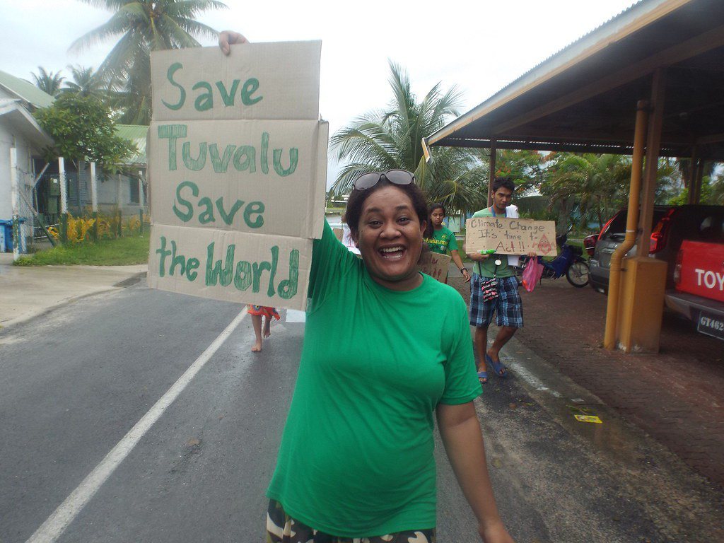 吐瓦魯的氣候遊行，請大家拯救吐瓦魯。 圖片來源：350.org（CC BY-NC...