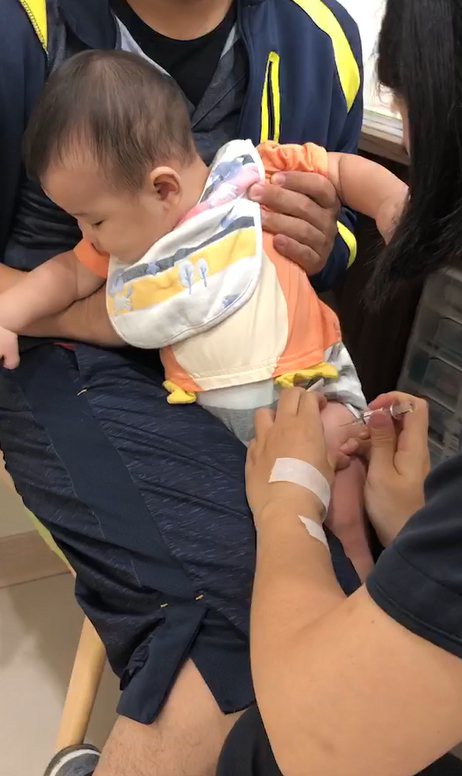 新竹縣衛生局表示，今天共計有3003人接種公費流感疫苗，其中有16人不願施打高端廠牌離開。記者黃羿馨／攝影