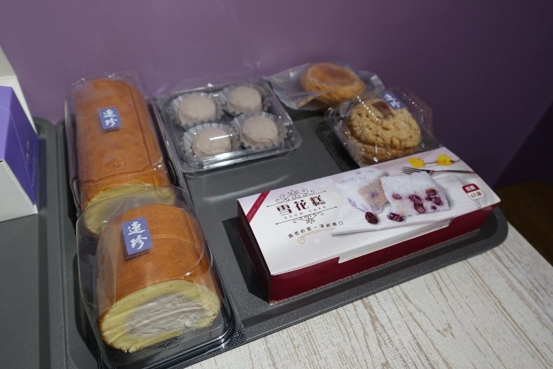 百年老店連珍糕餅為了打進日本市場，特地研發了大福、泡芙等台灣沒有的商品。陳思豪攝