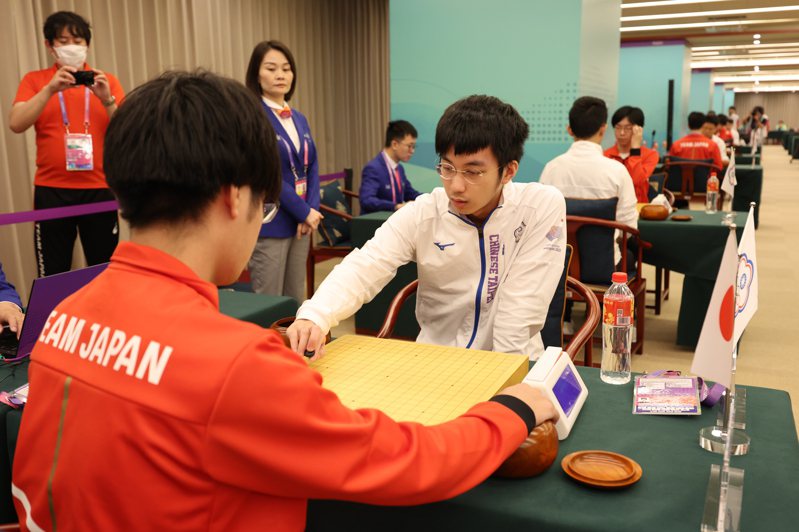 中華隊個人賽金牌許皓鈜團體賽銅牌戰直接取得中盤勝。圖／中華奧會提供