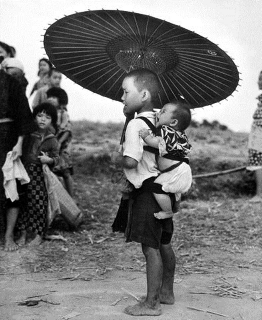 圖為沖繩戰時的當地孩童。 圖／維基共享