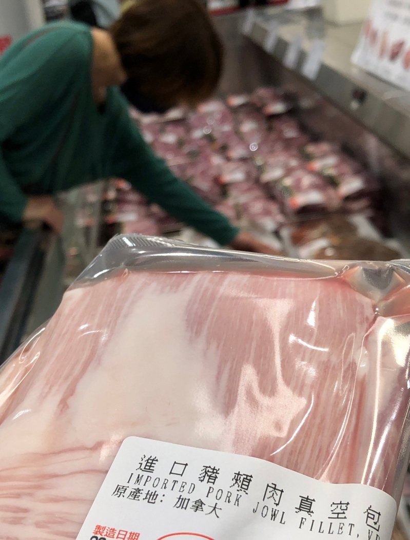 桃園市有業者將美豬與加拿大豬混製肉品，產地卻只標示加拿大。 聯合報系資料照／記者陳易辰攝影