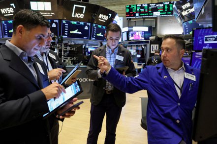 美國股市周三（4日）收盤上漲，那斯達克指數勁揚超過1%，逆轉前一天拋售的走勢。路透