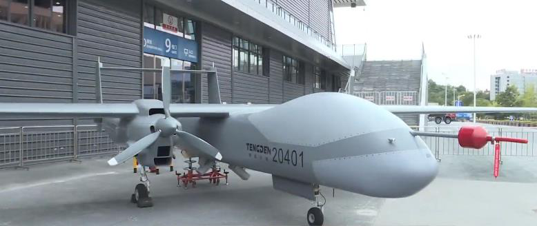 多款軍用無人機近期在四川綿陽的展會上亮相，圖為「雙尾蠍」無人機，這一款飛機就是共軍已經使用於繞台的大型無人機。（圖／取自「央視軍事」微信公眾號）