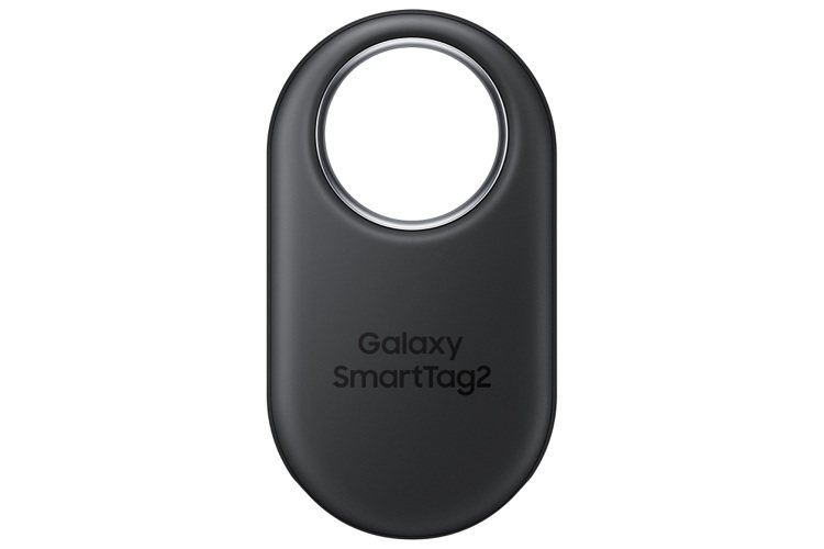 Samsung Galaxy SmartTag2共推出黑、白兩色，單入建議售價990元，4入組建議售價3,590元，預計10月中旬起於三星智慧館、三星商城及指定通路陸續開賣。圖／三星提供
