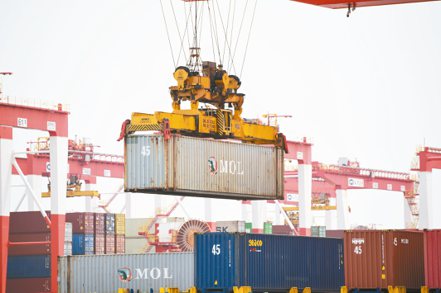 大陸國家統計局將於7日發布10月進出口貿易數據。（中新社）