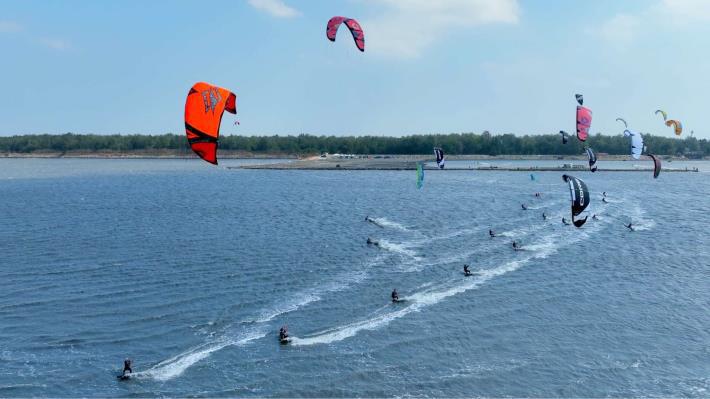 雲林縣第三屆風箏衝浪公開賽及體驗活動將在10月28日起至11月5日連續兩周末在三條崙登場。圖／雲林縣政府提供