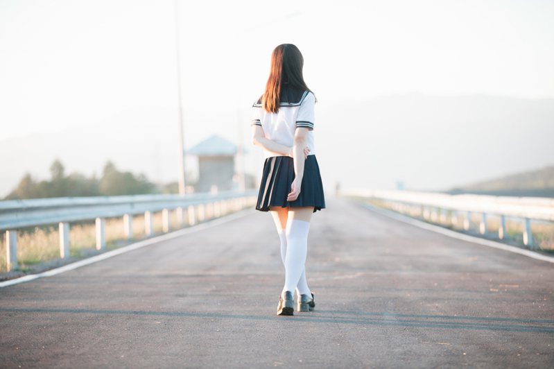日本一名自學精通9大學科的女高中生學霸，被媒體形容是「九刀流」。情境示意圖。圖／Ingimage