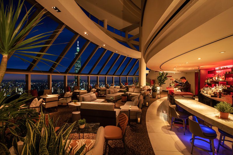 「馬可波羅酒廊」擁有城市高樓美景 是台北知名高空景觀酒吧。圖/台北遠東香格里拉提供  ※ 提醒您：禁止酒駕 飲酒過量有礙健康  