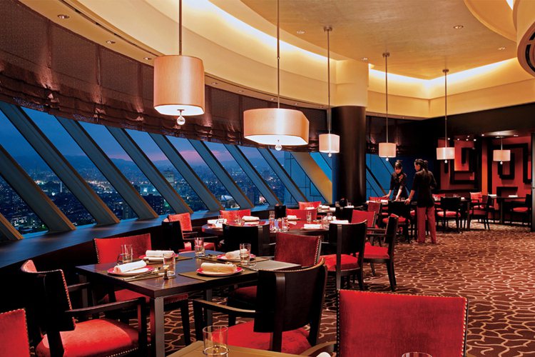 「上海醉月樓」提供經典中華美食，擁有高樓城市美景。圖/台北遠東香格里拉提供