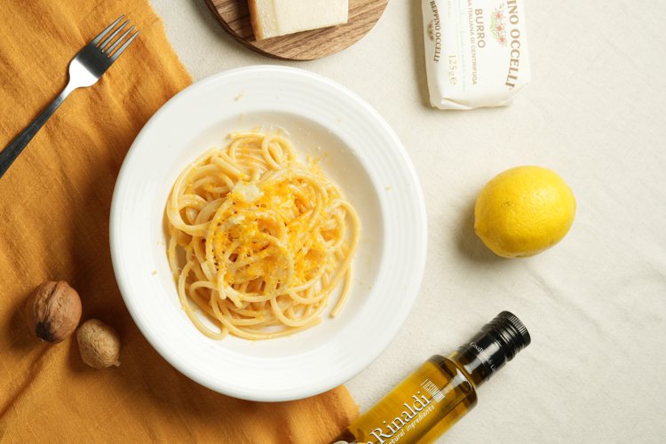 RUMMO吸吸檸檬奶油義大利麵。圖／好歐食庫提供。