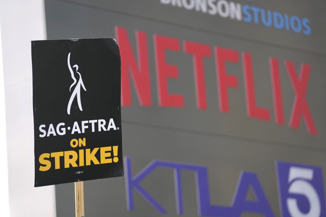 目前演員工會（SAG-AFTRA）仍在與資方持續談判中，2023年的好萊塢大罷工...
