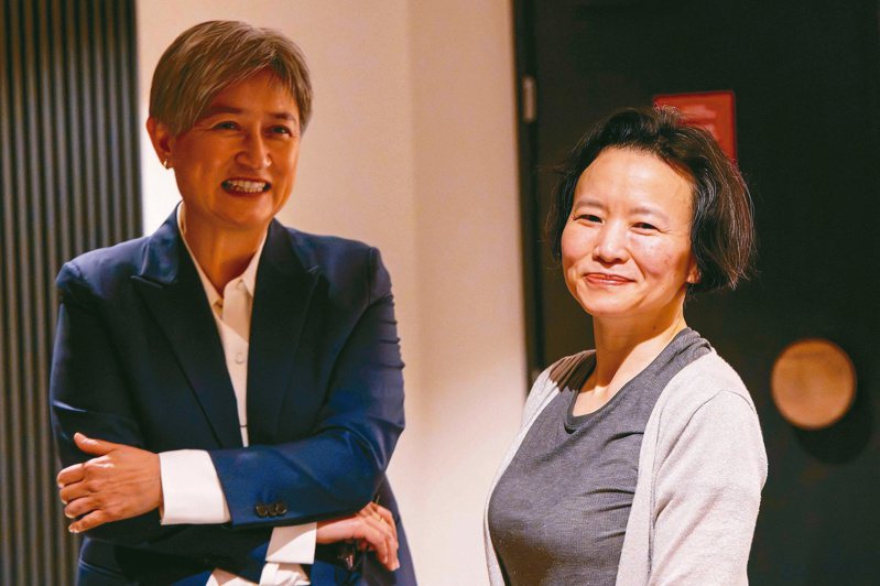 澳洲華裔記者成蕾（右）獲釋。（法新社） 葛讓