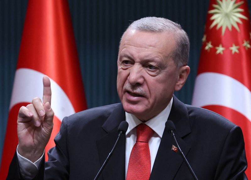 土耳其總統艾爾段表示，以方不成比例的回應形同「大屠殺」。但他重申土耳其願為雙方進行調解。 法新社
