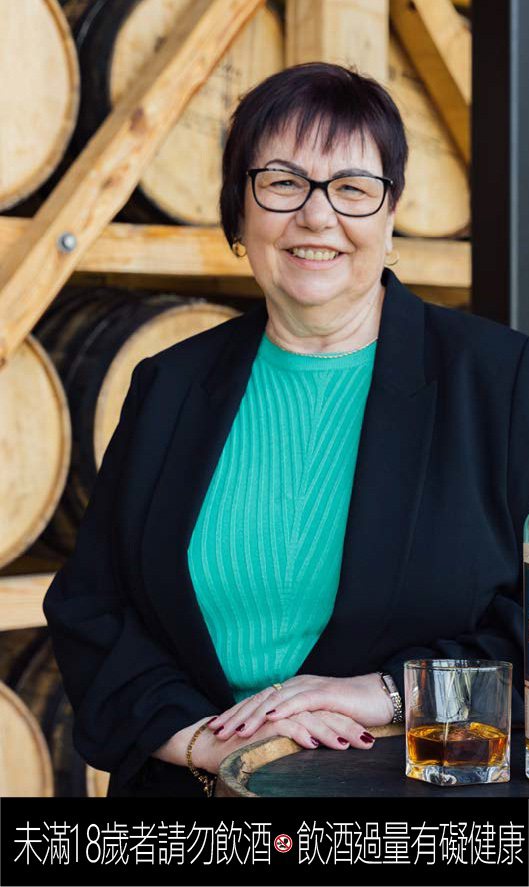 莫琳．羅賓遜成為史上第一位肯塔基貓頭鷹女性首席調酒師。圖／Kentucky Ow...