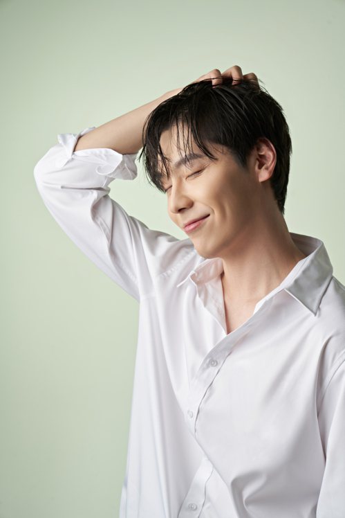 呂Ryo強韌蘊髮ROOTGEN系列專為男性調配一瓶多效洗髮精。圖／呂Ryo提供