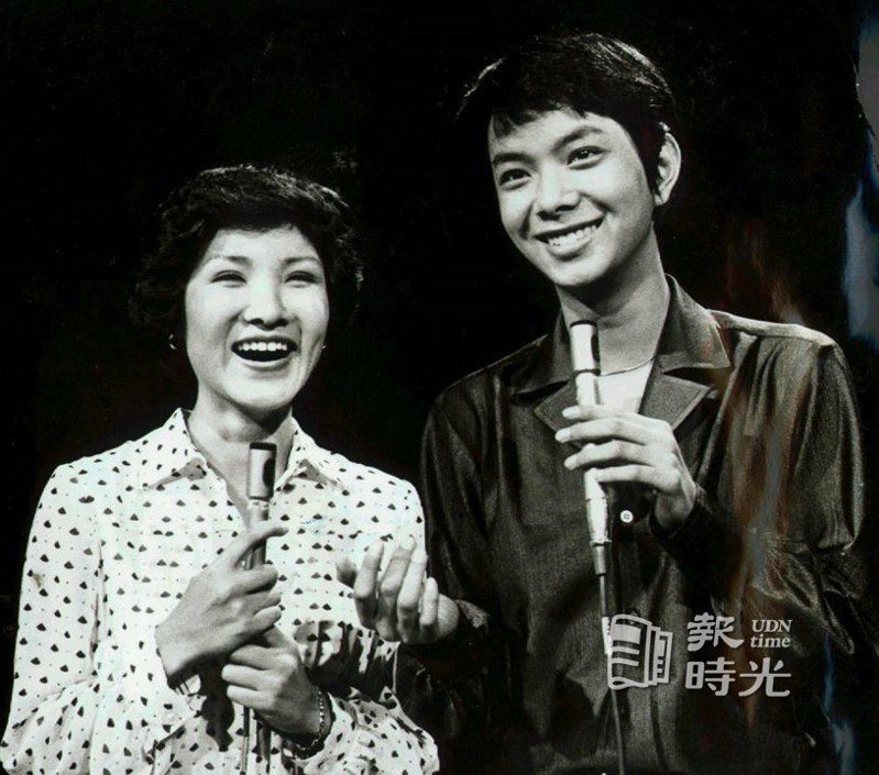 楊雅卉(左)和徐瑋的「綜藝新聲」。聯合報系資料照（1978/08/04 郭肇舫攝影）