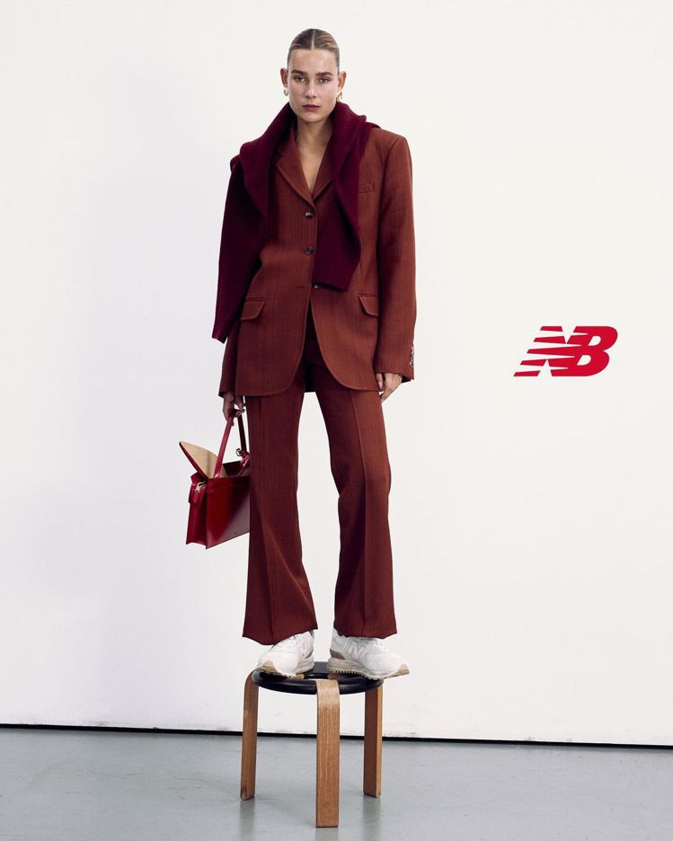 New Balance找來韓國人氣設計師品牌Recto合作，以80和90年代的經典款式為靈感，重新詮釋574系列鞋。圖／摘自Recto instagram