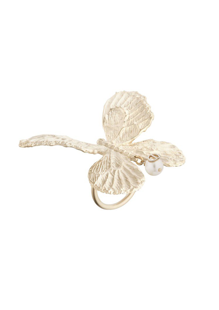 DIOR MÉTAMORPHOSE金色蝴蝶珠飾戒指，17,500元。圖／DIOR提供