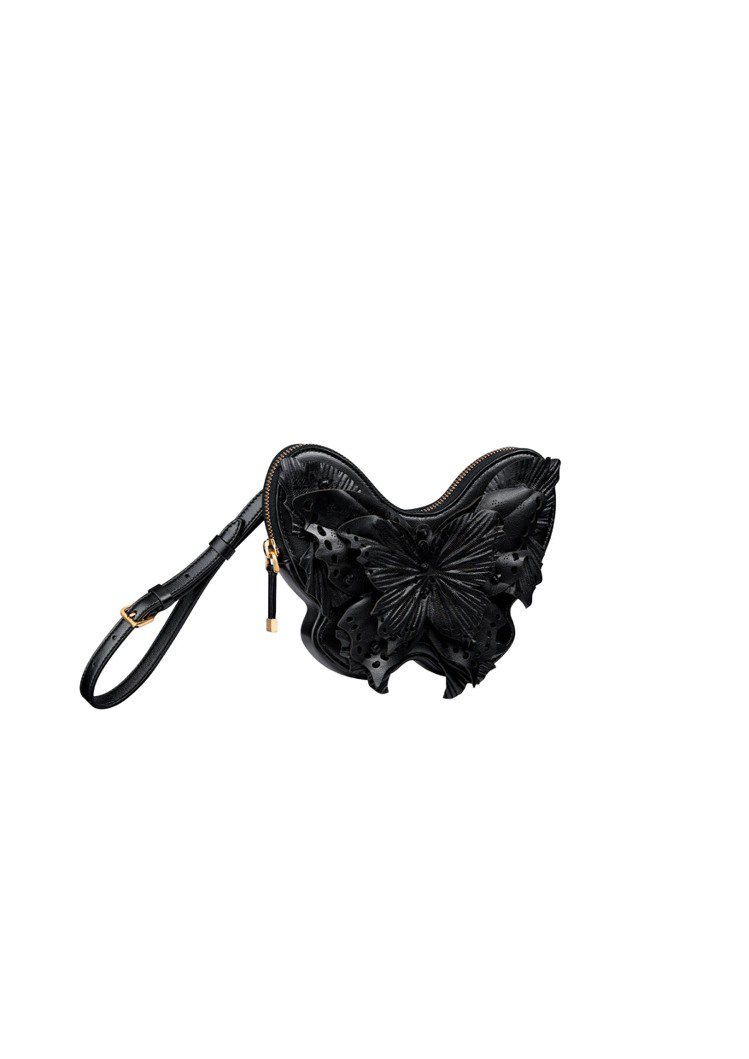 DIOR CARO黑色蝴蝶造型小羊皮小袋，58,000元。圖／DIOR提供